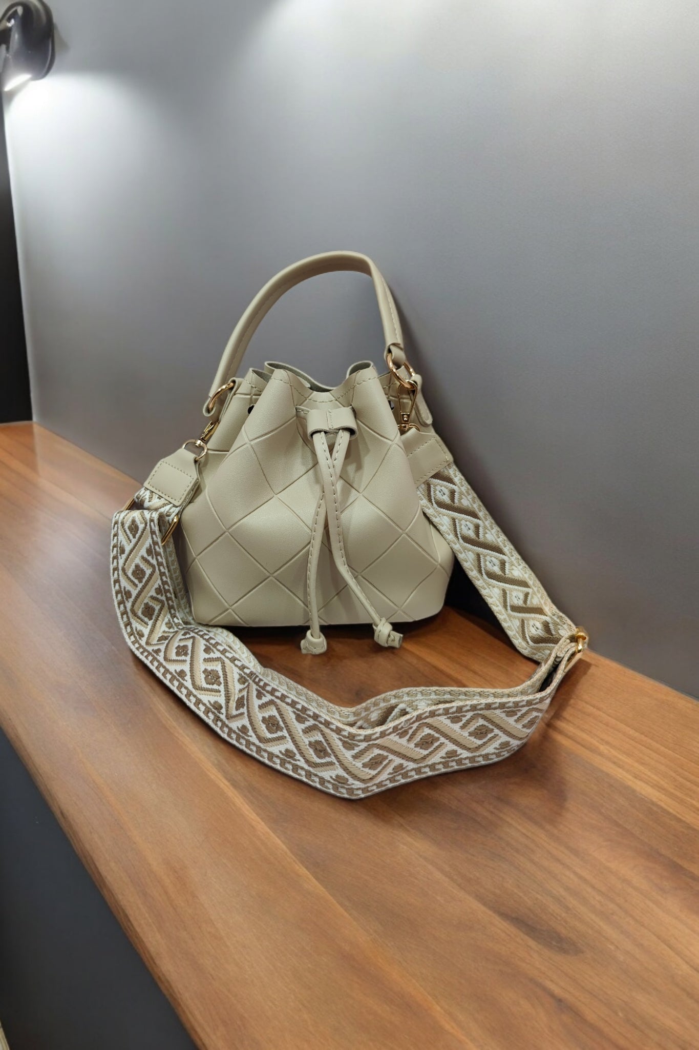 Levina - The Broad Belt Sling-03