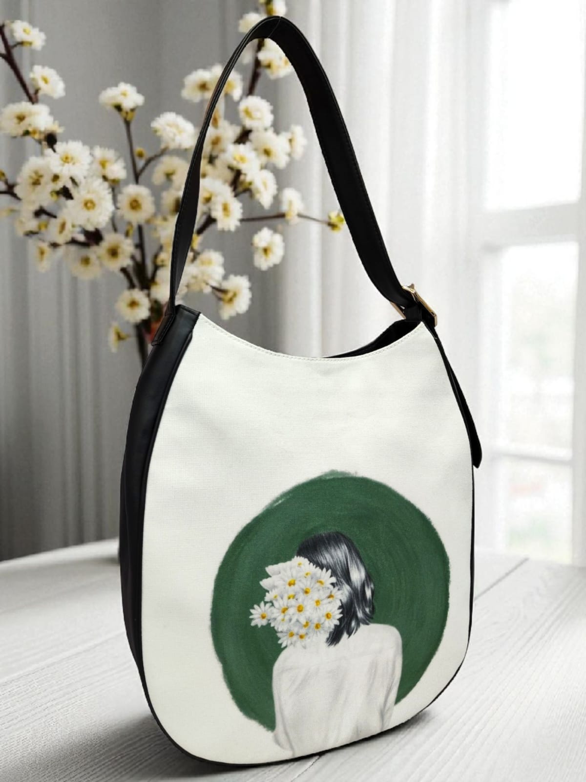 The " EGG " Tote