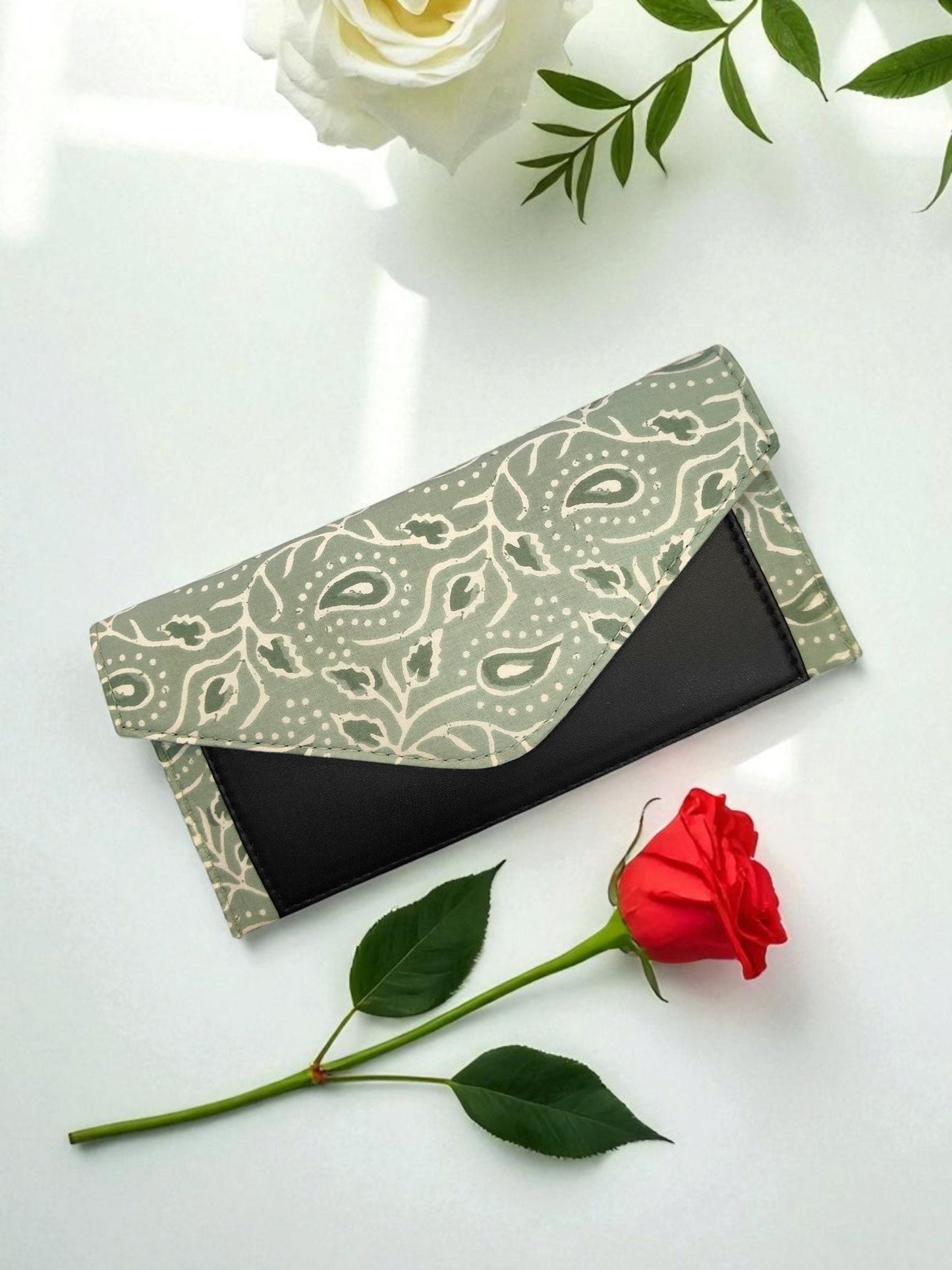 The Sleek Cotton Wallet
