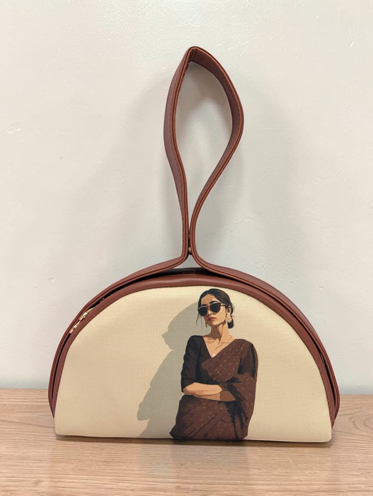 The Chandrika Loop Clutch