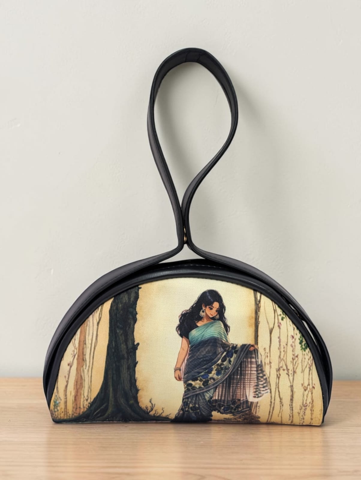 The Chandrika Loop Clutch