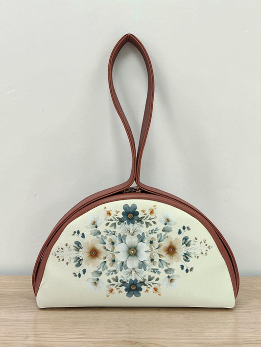 The Chandrika Loop Clutch