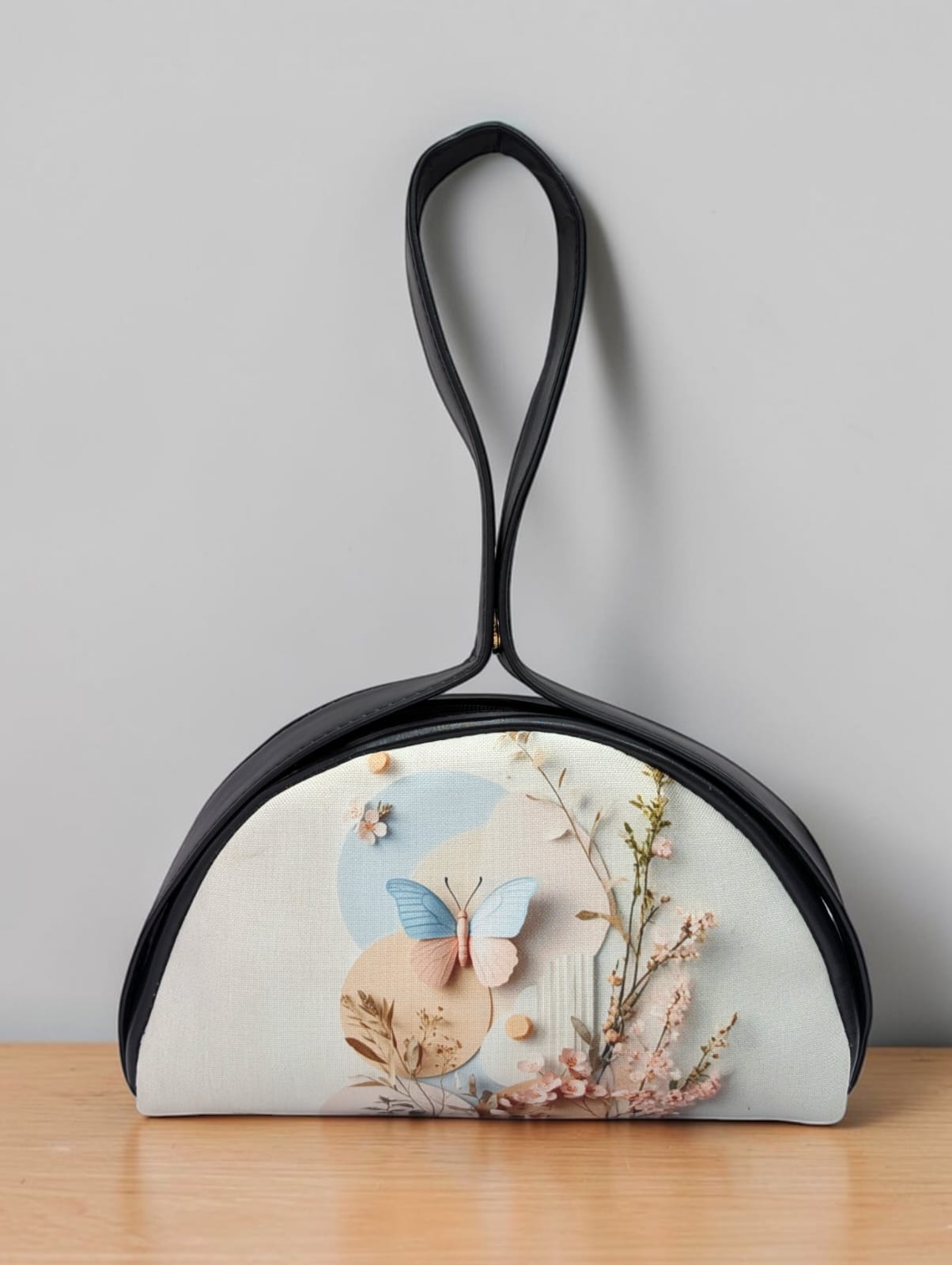 The Chandrika Loop Clutch