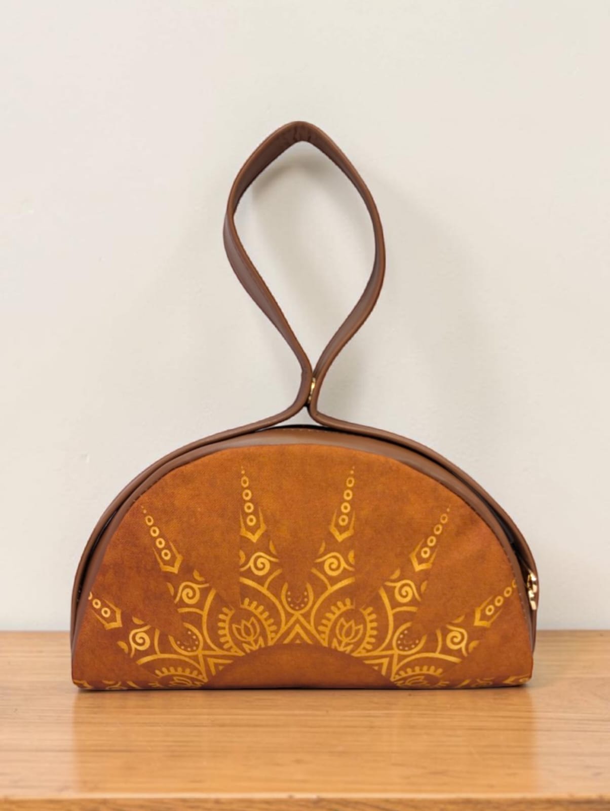 The Chandrika Loop Clutch