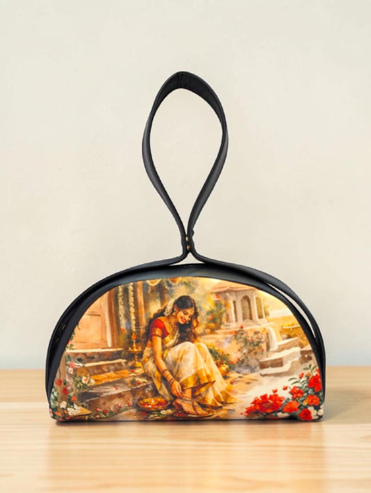 The Chandrika Loop Clutch