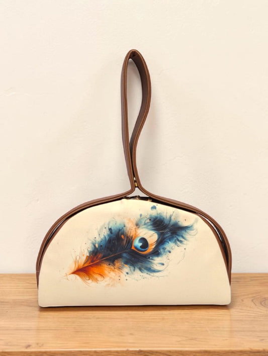 The Chandrika Loop Clutch