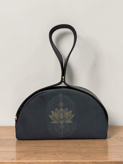 The Chandrika Loop Clutch