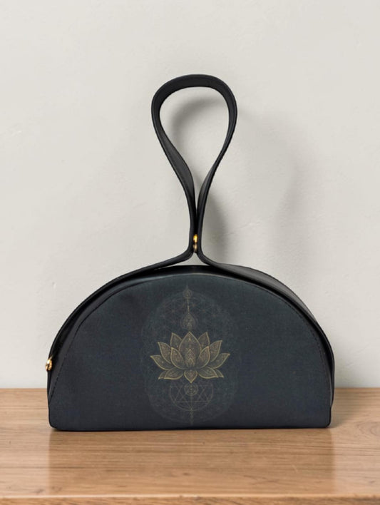 The Chandrika Loop Clutch