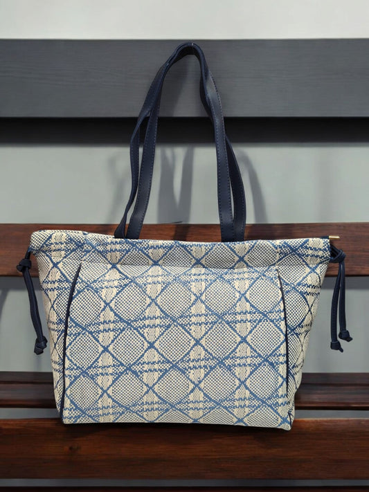 The Close Knit Tote