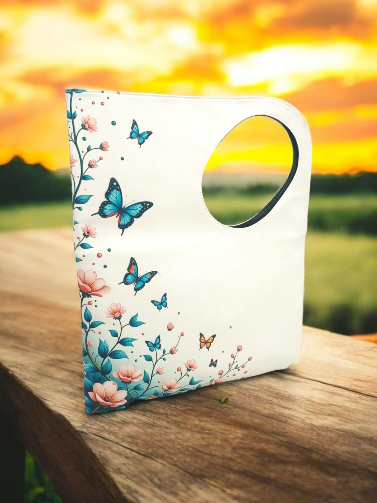 The Oval-Cut Tote