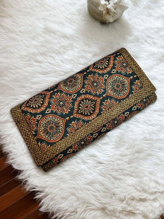 The Tussar-Jute Wallet