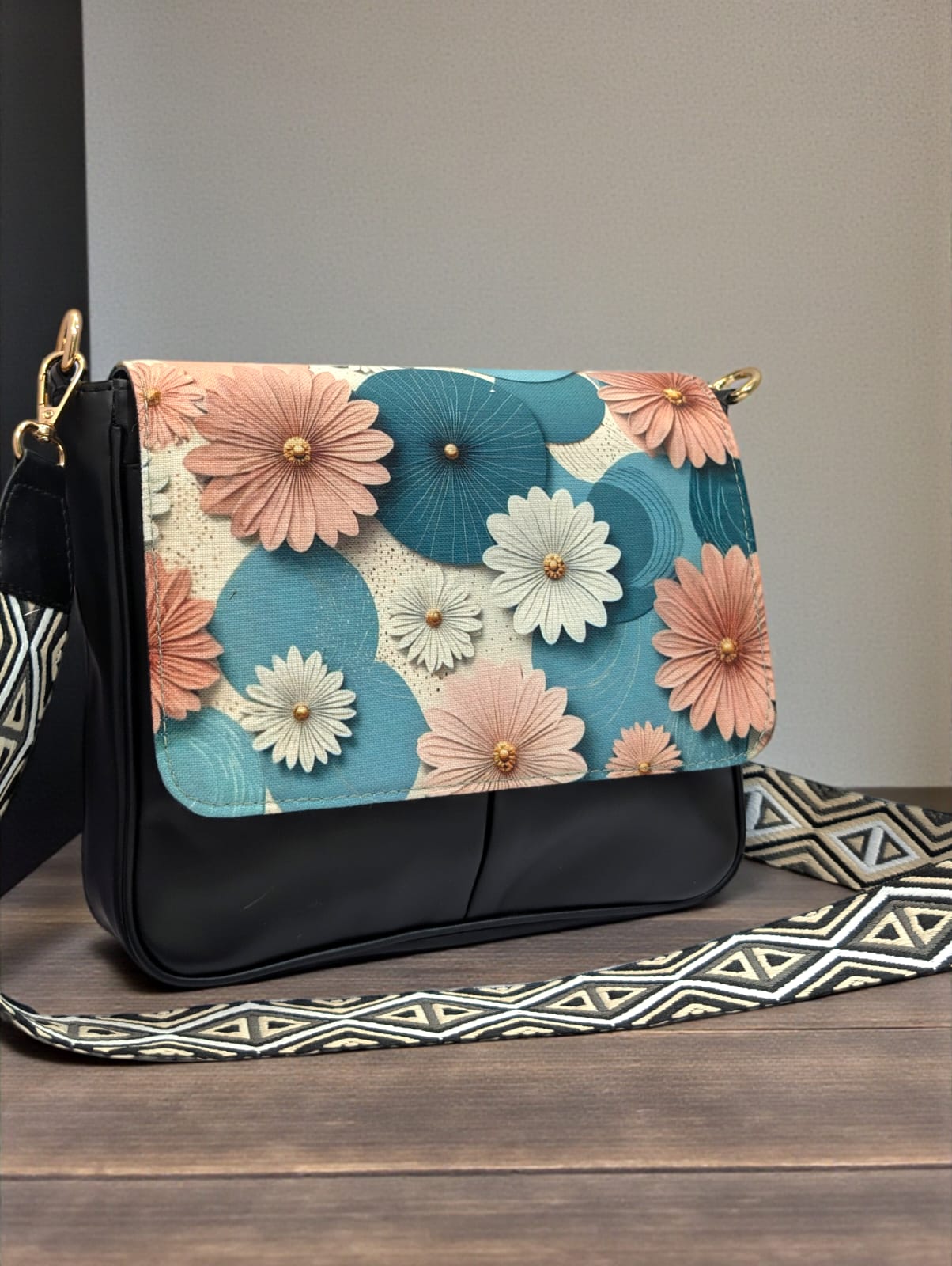 Mood-Switch - One Sling 3 Flaps