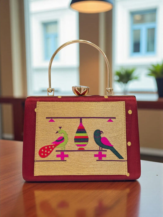 The MorPaakhi Clutch