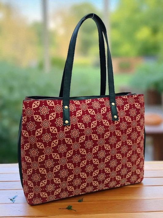 The 3 Pocket Printed Tote - Cotton