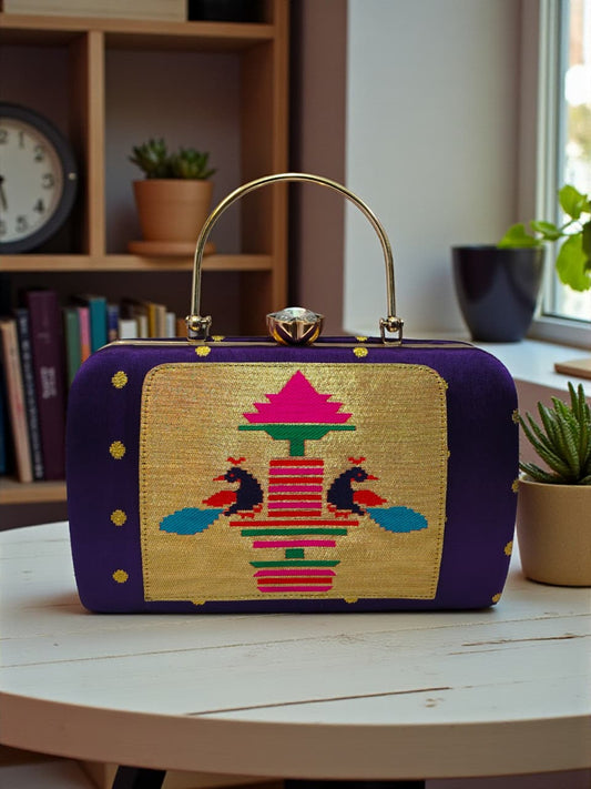 The MorPaakhi Clutch - Design 02