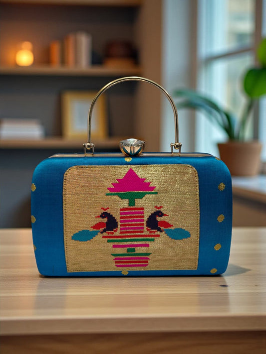 The MorPaakhi Clutch - Design 02