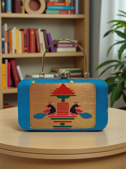 The MorPaakhi Clutch - Design 03