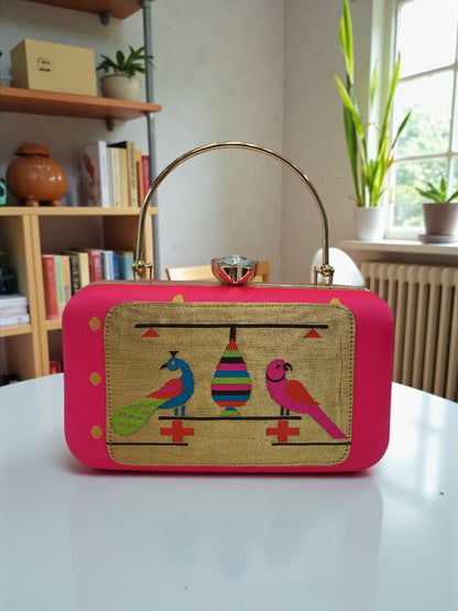 The MorPaakhi Clutch - Design 03