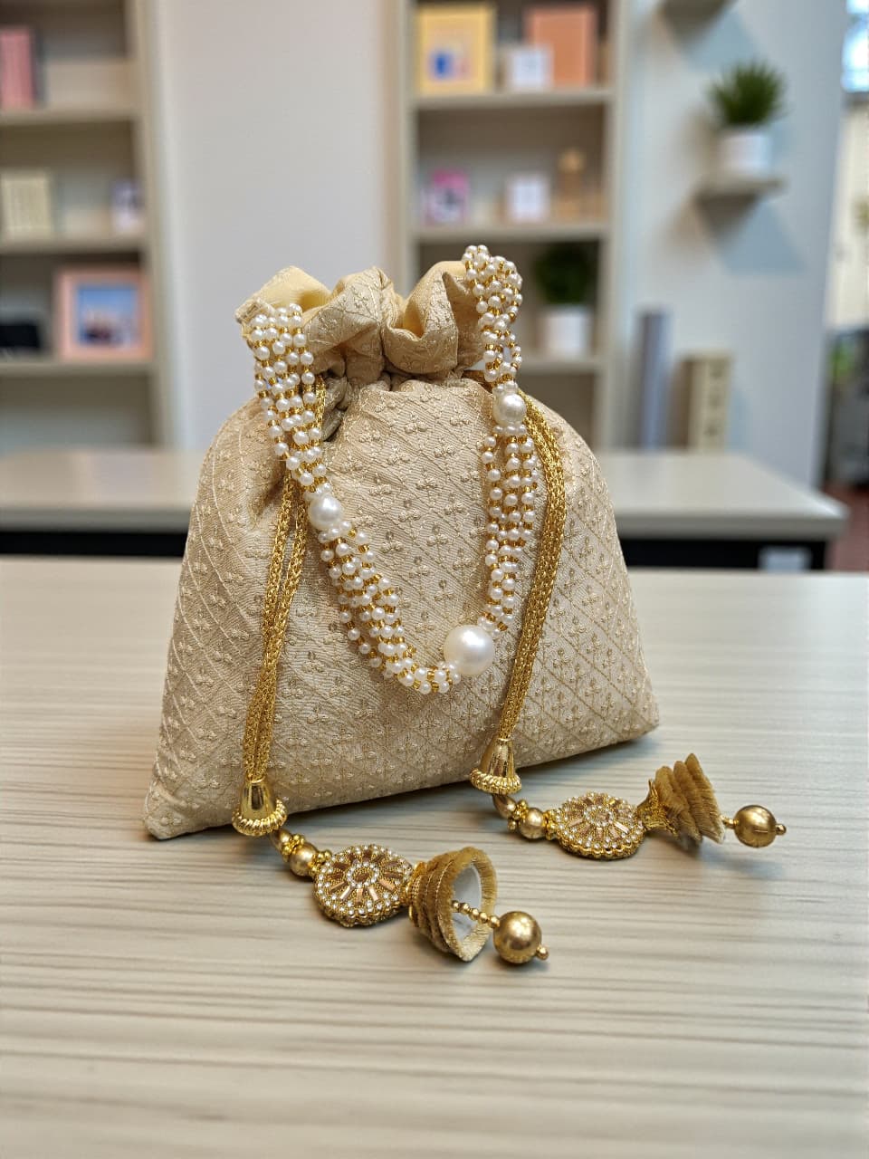 The Pearl Potli