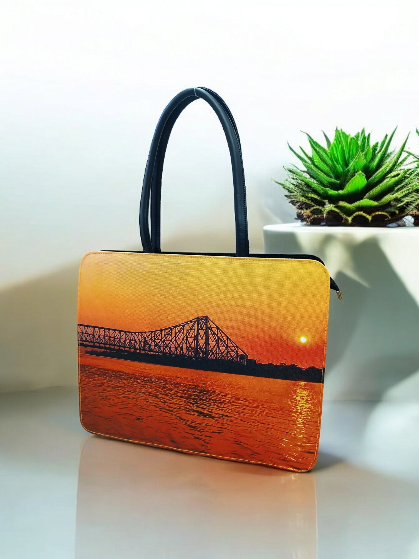 The Curve Laptop Totes...