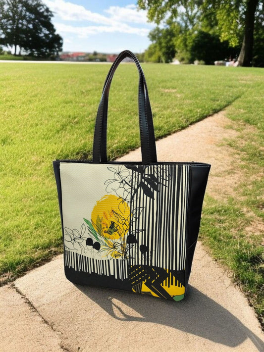 The Printed Vertical Tote