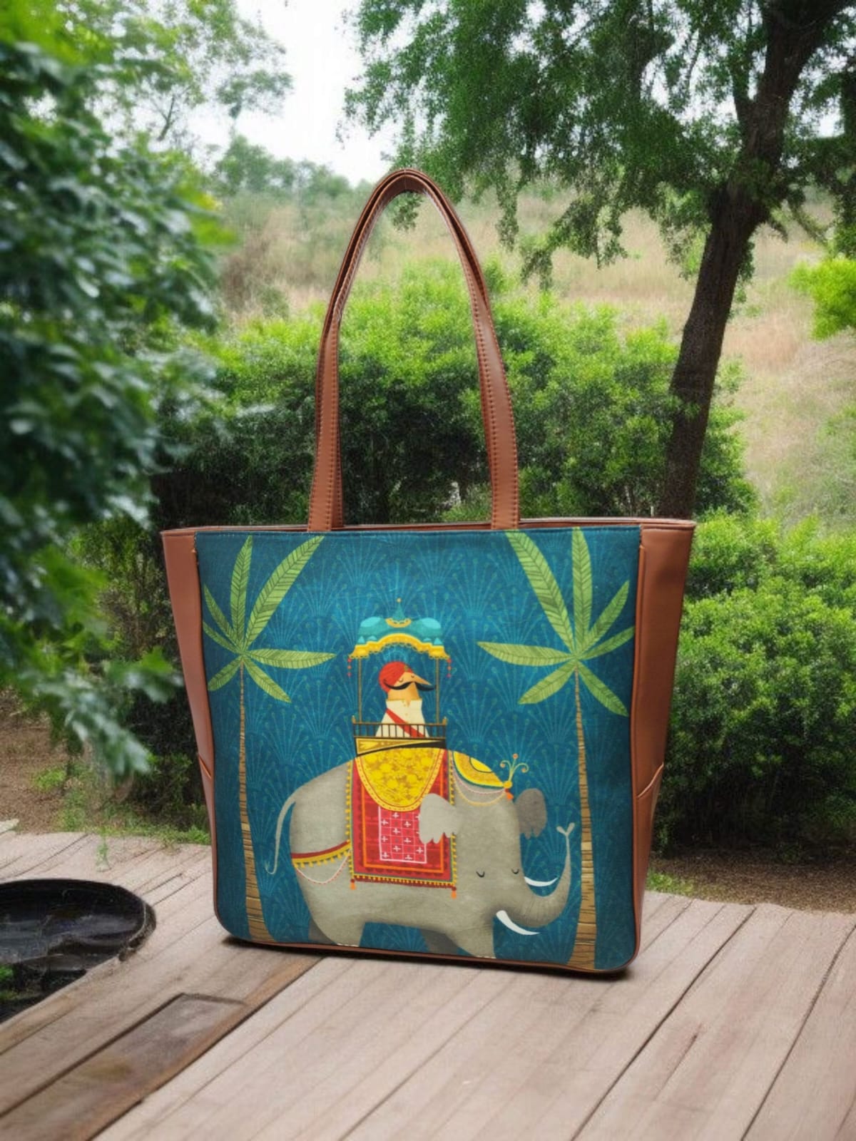 The Printed Vertical Tote