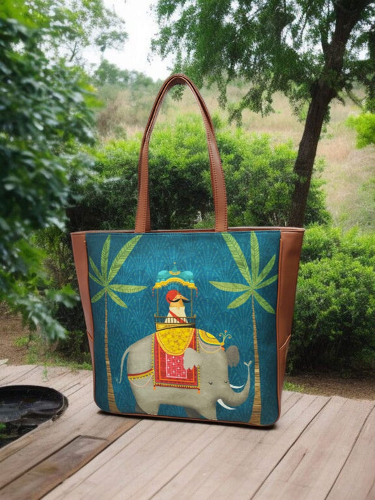 The Printed Vertical Tote