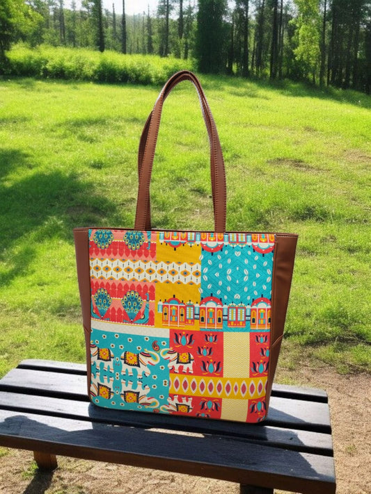 The Printed Vertical Tote