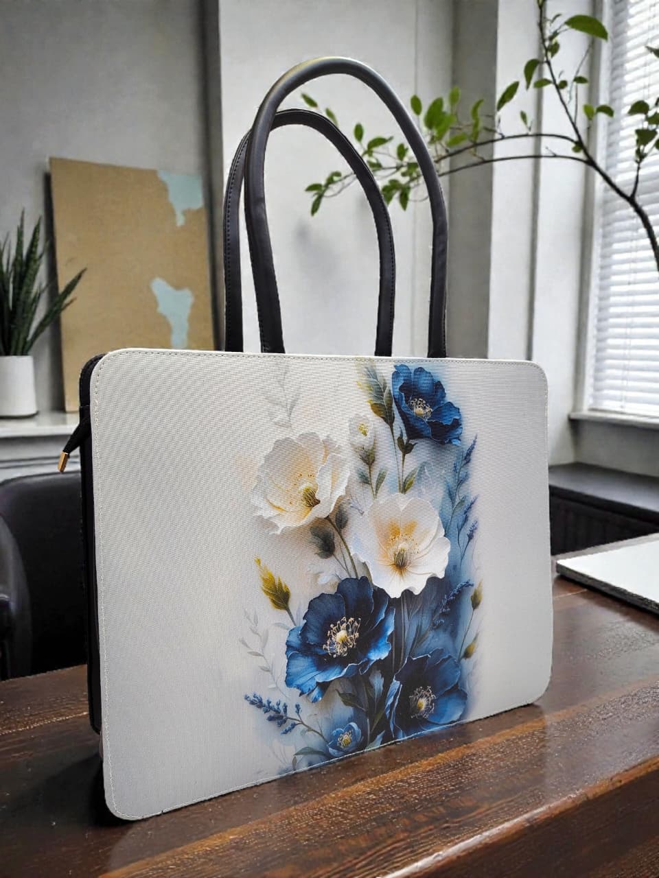 The Curve Laptop Tote