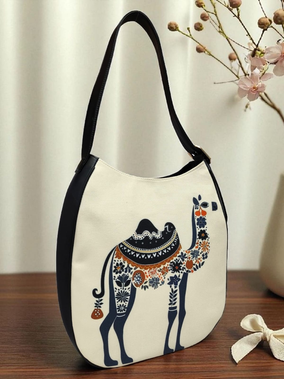The " EGG " Tote