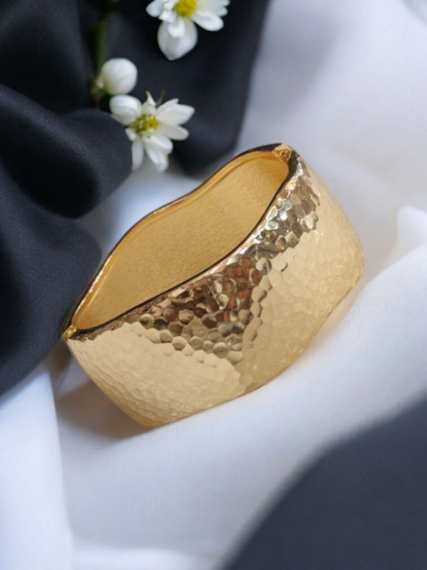 The Cuff Kadaa - By " ZEVAR "
