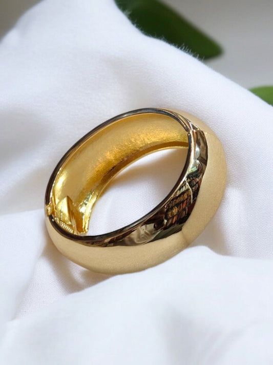 The Cuff Kadaa - By " ZEVAR "
