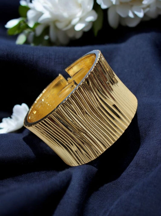 The Cuff Kadaa - By " ZEVAR "