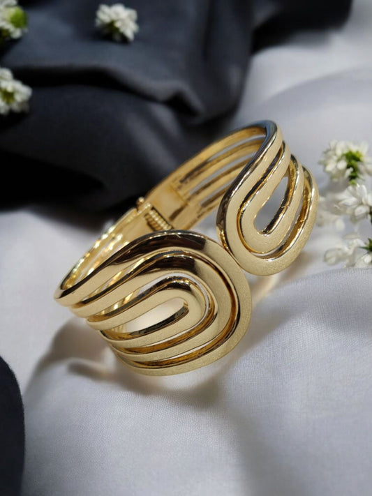 The Cuff Kadaa - By " ZEVAR "